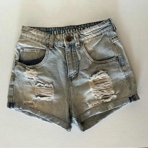 Cotton On The Flashback Highrise Denim Distressed Jean Shorts size 4 - Picture 1 of 4